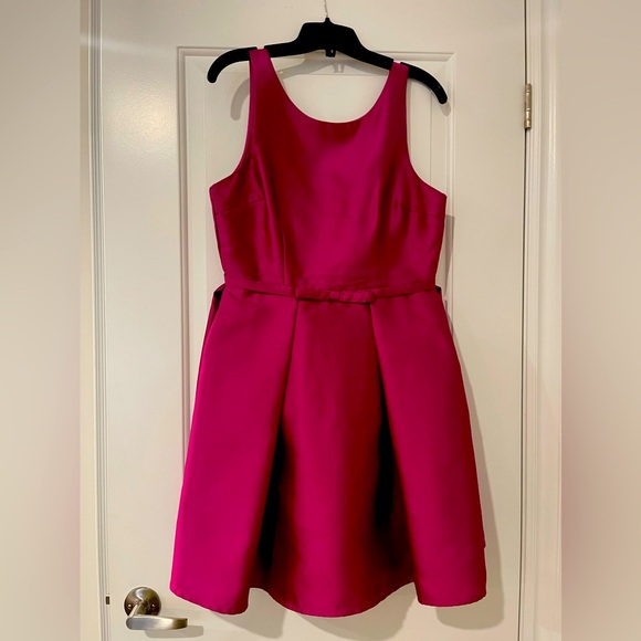 Fuchsia evening dress with pockets. Size M but fits more like L. Cute and girly - Picture 1 of 6